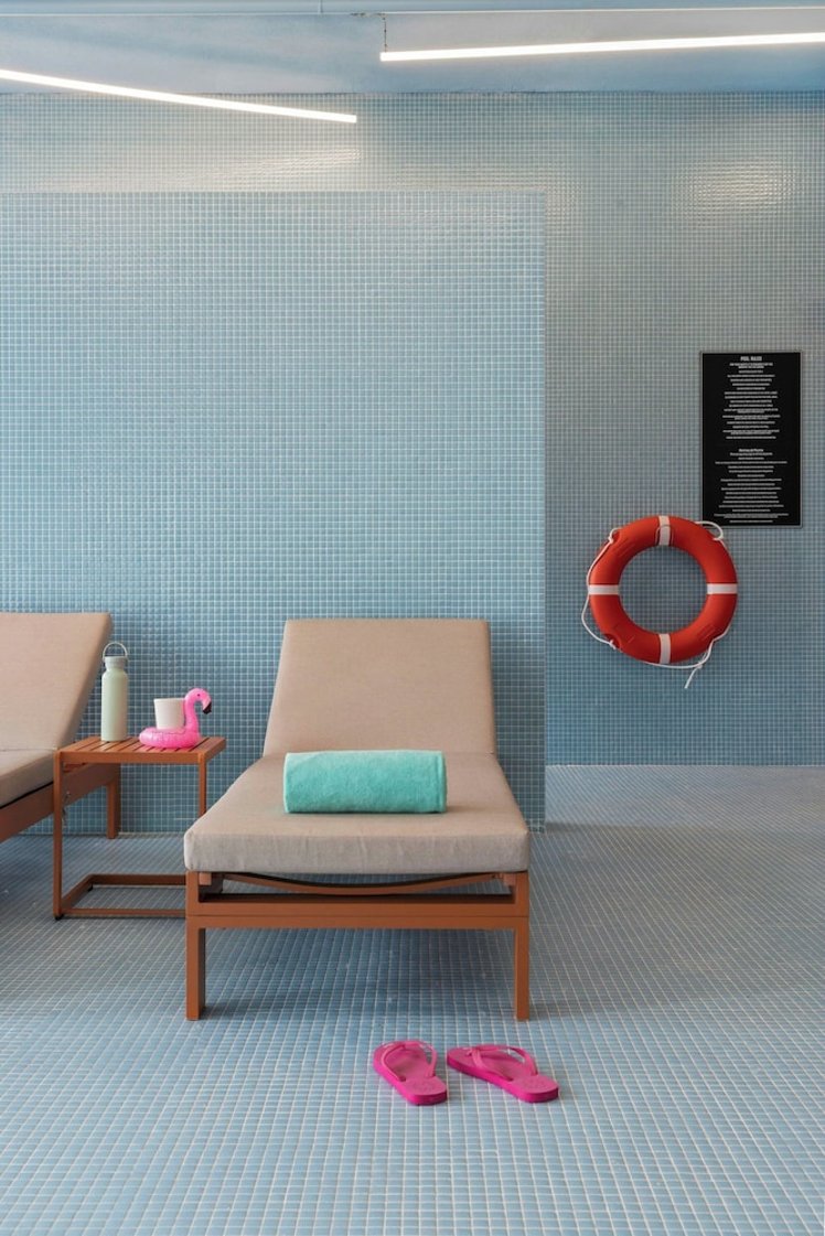 Moxy Alfragide Lisboa, Lisbon