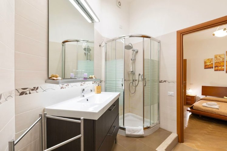 MICLAD B&B: Colosseum Guest House, Naples