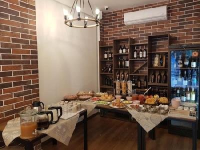 Peaky Hotel, Durres