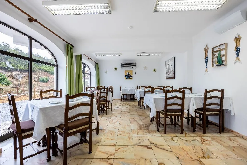 Restaurant, Salema Beach Hotel, Algarve