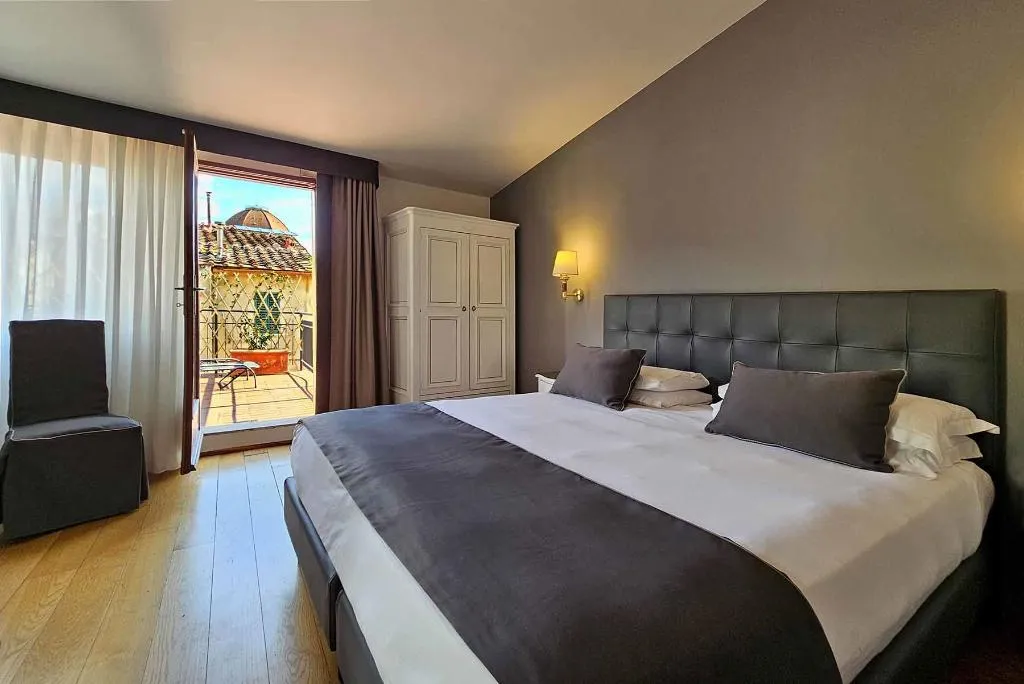 JUNIOR SUITE STANDARD Room, Atlantic Palace, Florence