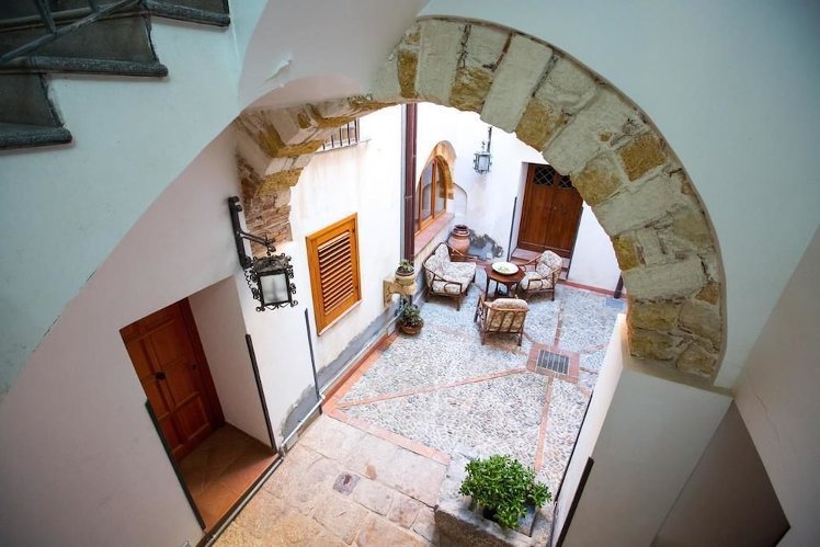 Palazzo Raho, Palermo