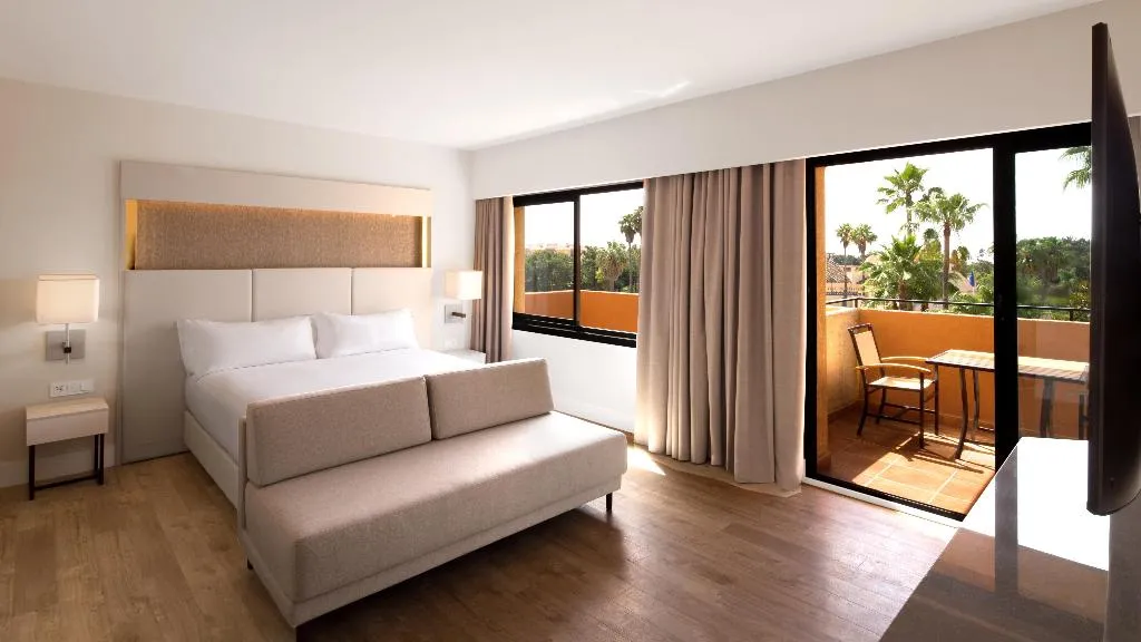 DOUBLE DELUXE KING BED Room, DoubleTree by Hilton Islantilla Beach Golf Resort, Costa De La Luz