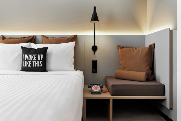 Moxy Alfragide Lisboa, Lisbon
