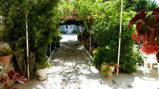 Niki Hotel, Samos