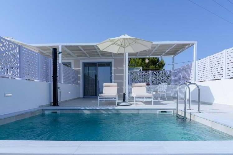 Pool, Dionisos Suites, Kefallinia