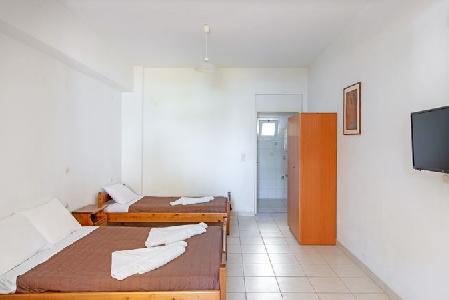 Akrogiali Studios Poros, Kalamata