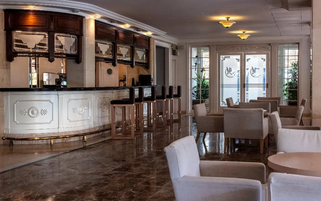 Lobby, Senator Port Mahon, Menorca
