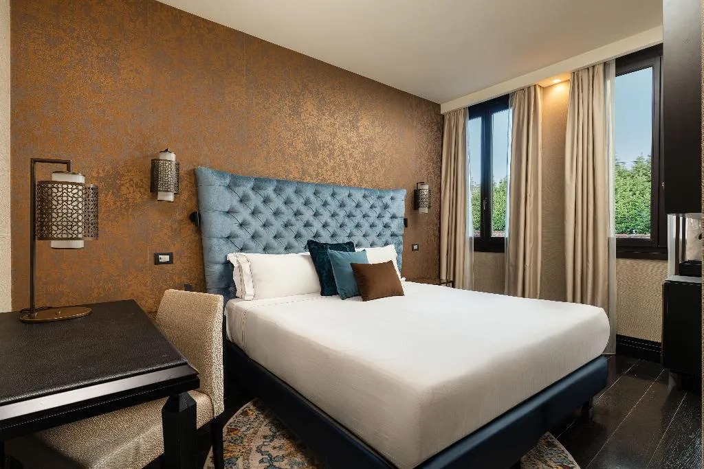 Double or Twin STANDARD Room, Vignette Collection The Venice Times Hotel By IHG, Venice