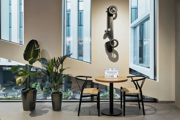 Moxy Alfragide Lisboa, Lisbon