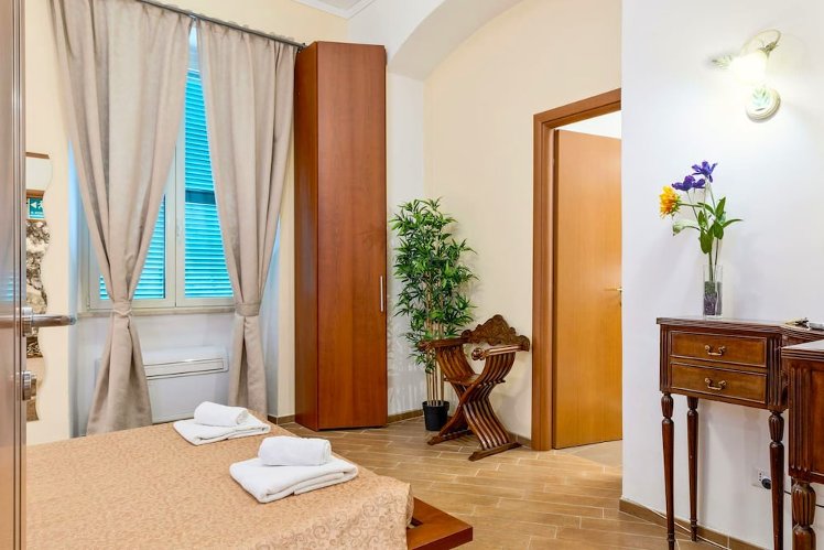 MICLAD B&B: Colosseum Guest House, Naples