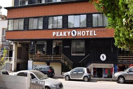 Peaky Hotel, Durres