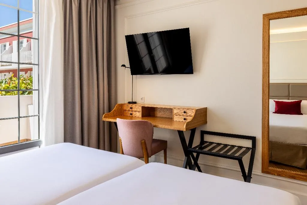 SINGLE WITH BALCONY Room, Senator Port Mahon, Menorca