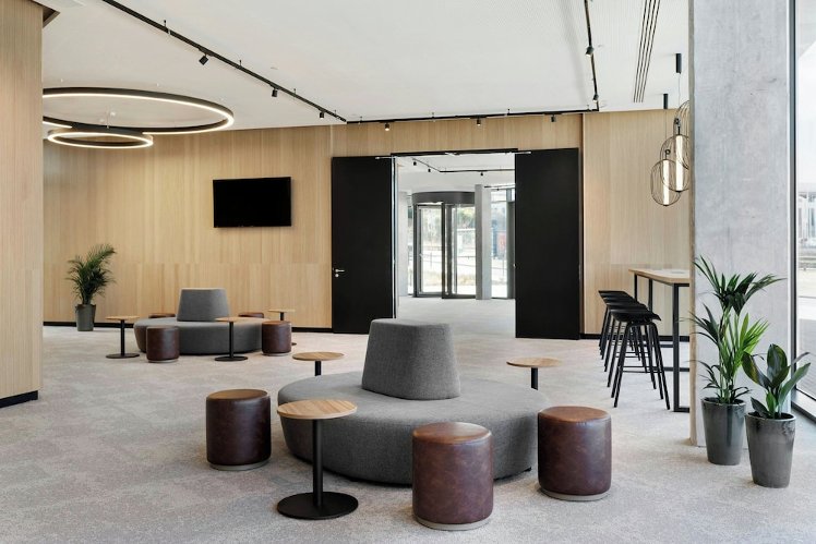 Moxy Alfragide Lisboa, Lisbon