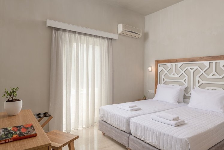 Apollo, Crete
