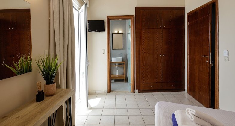 Areti, Crete