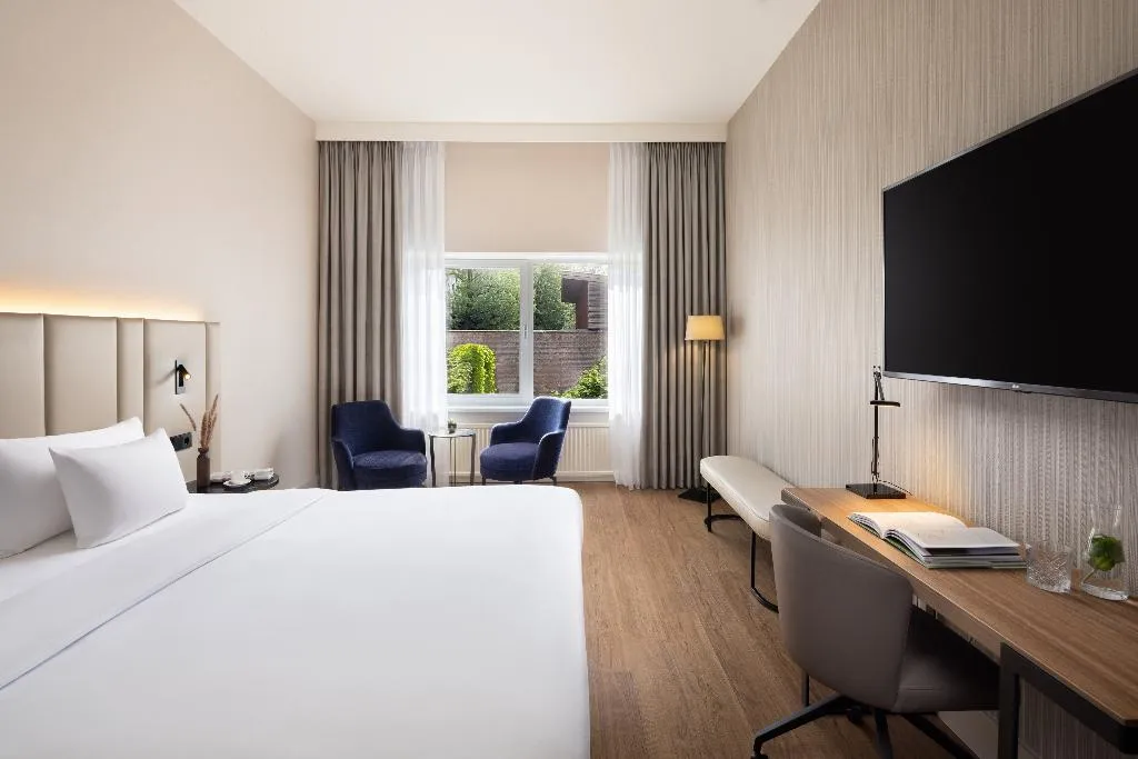 DOUBLE SUPERIOR Room, NH Amsterdam Leidseplein, Amsterdam