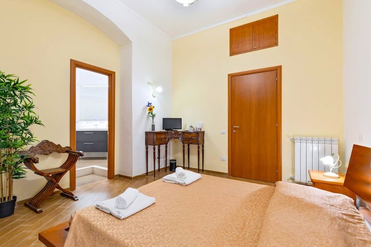 MICLAD B&B: Colosseum Guest House, Naples