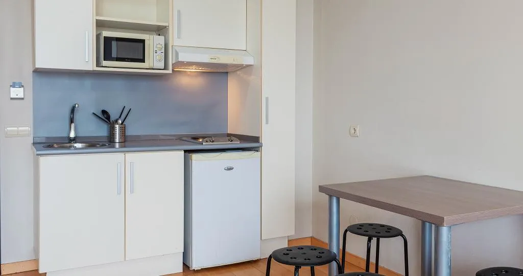 FAMILY ROOM CAPACITY 2 Room, Vertice Roomspace Madrid, Madrid