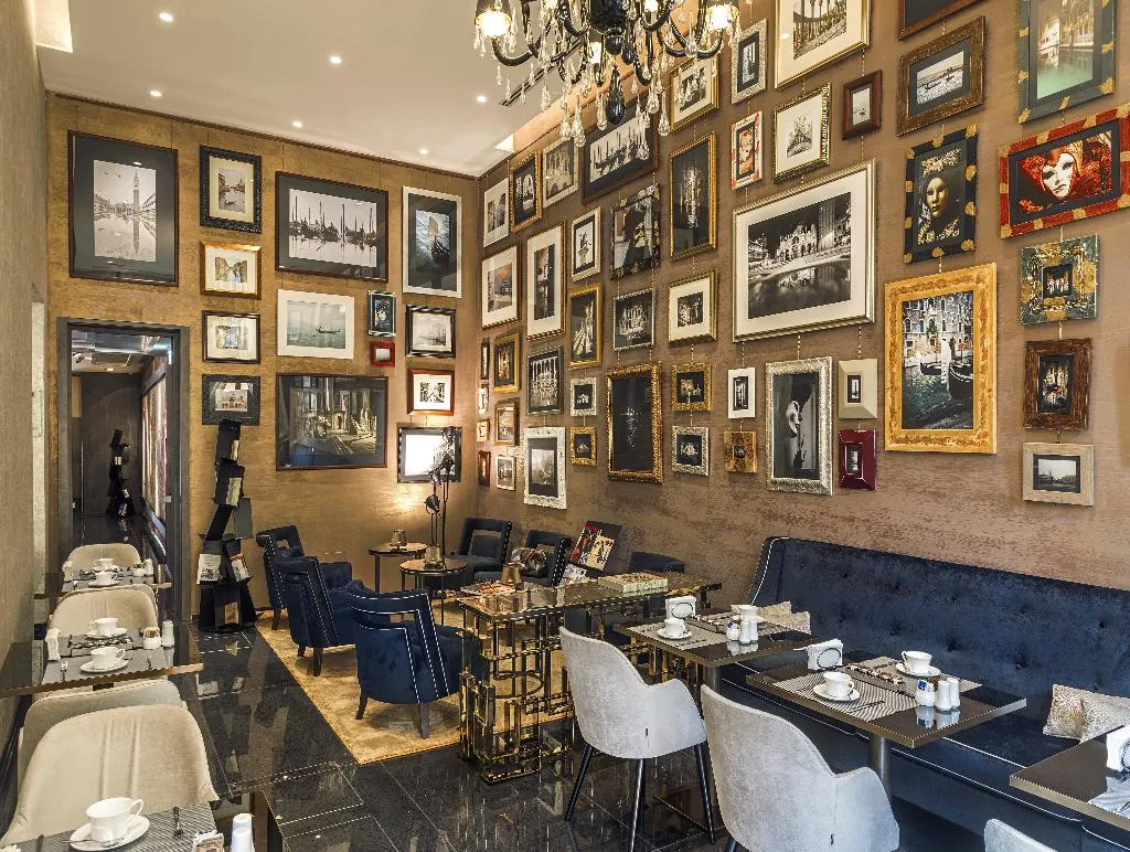 Bar, Vignette Collection The Venice Times Hotel By IHG, Venice