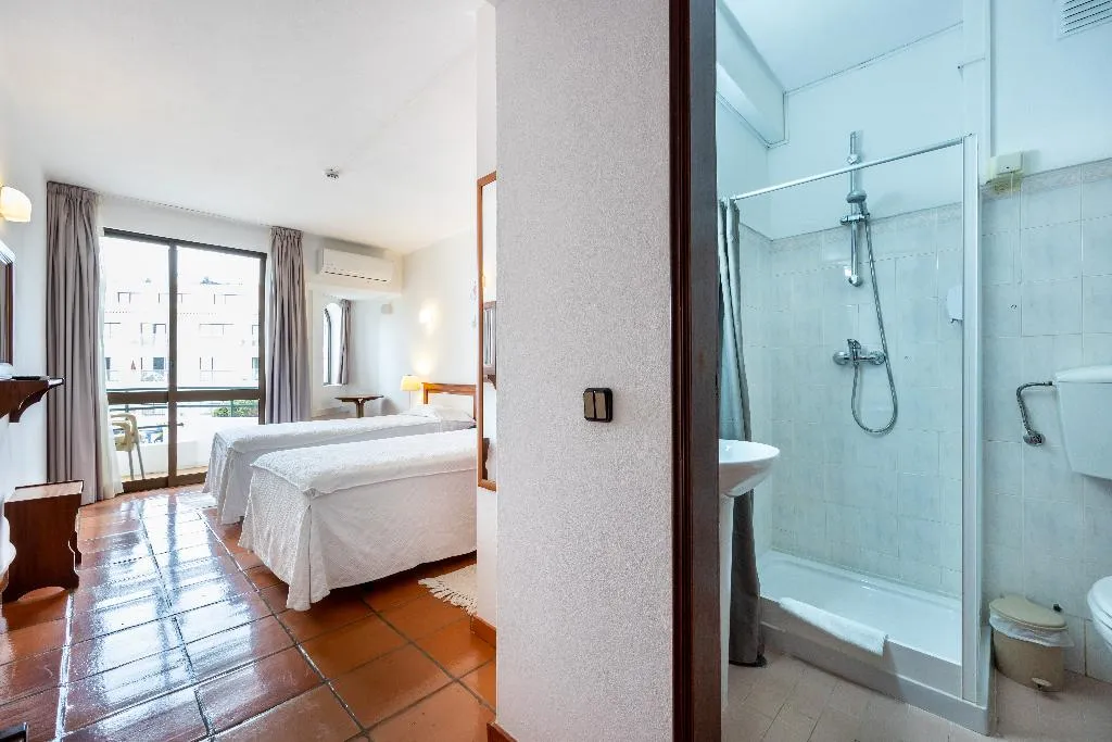 DOUBLE STANDARD Room, Salema Beach Hotel, Algarve