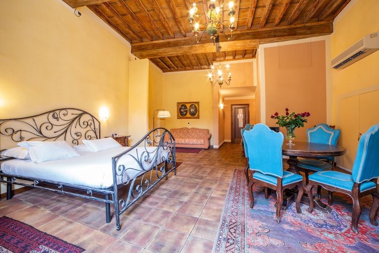 B&B Galileo 2000, Florence