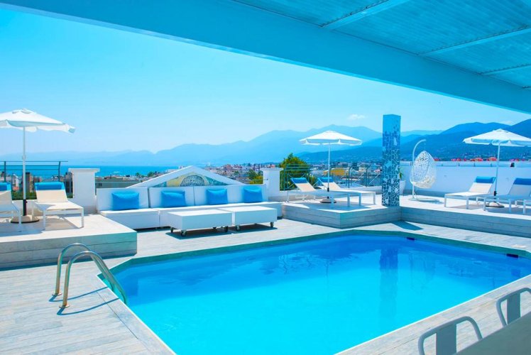 Apollo, Crete