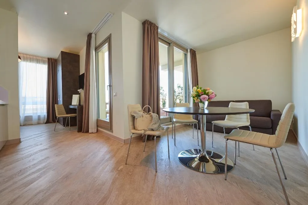 SUITE WITH TERRACE Room, Forte16 Apartments View & Spa, Florence