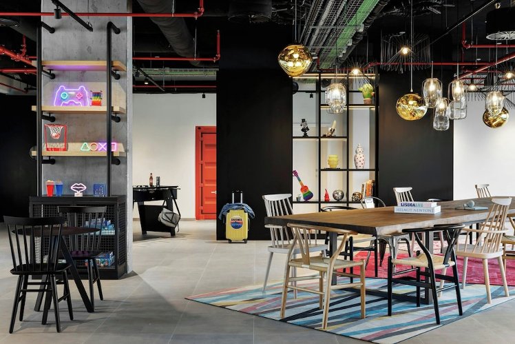 Moxy Alfragide Lisboa, Lisbon