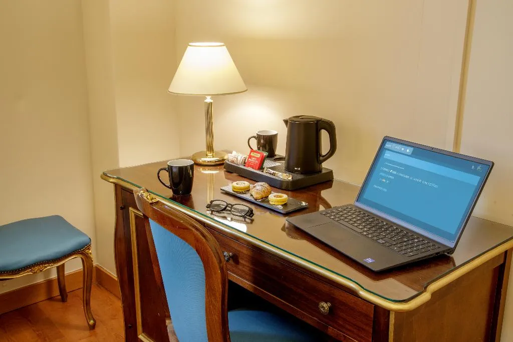 DOUBLE SUPERIOR Room, Hotel Della Torre Argentina, Rome
