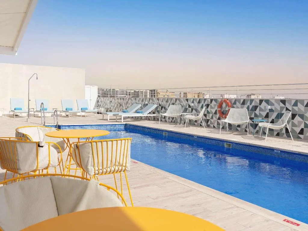 Pool, Novotel Sevilla, Seville