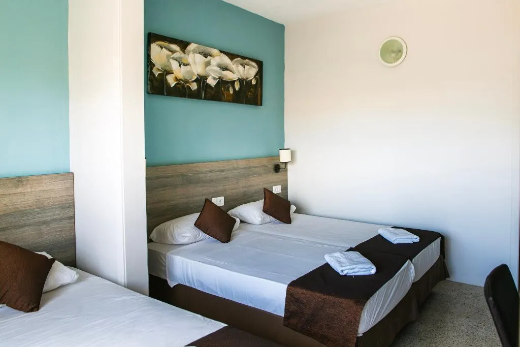 TRIPLE STANDARD Room, Beach Garden Hotel, Malta