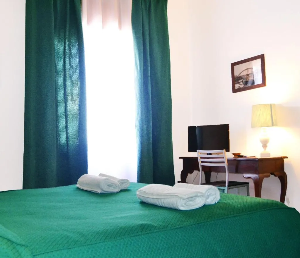 Room, Brunelli Residence, Palermo
