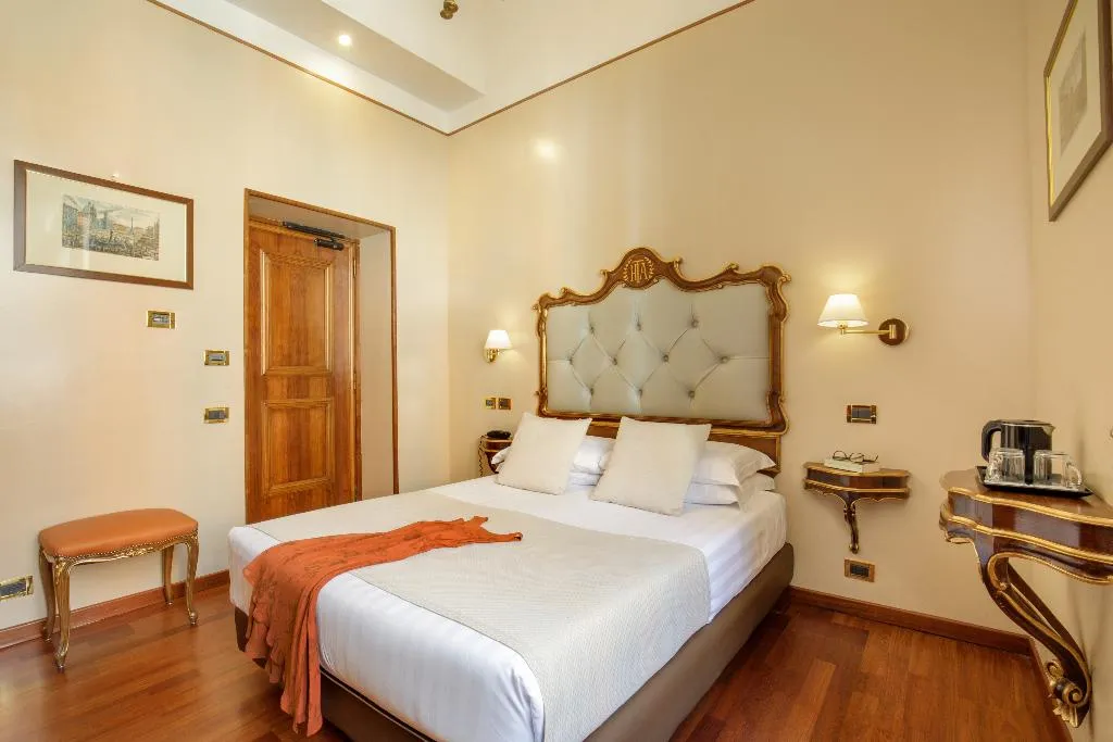 DOUBLE BASIC Room, Hotel Della Torre Argentina, Rome