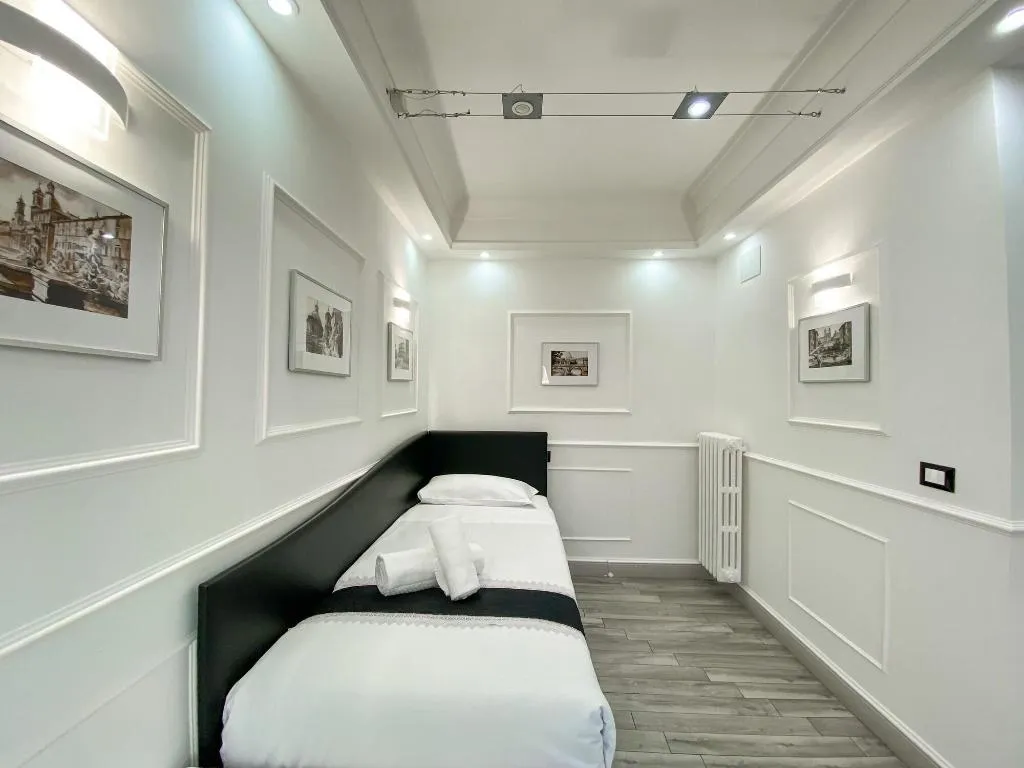 Room, Locanda Parlamento, Rome