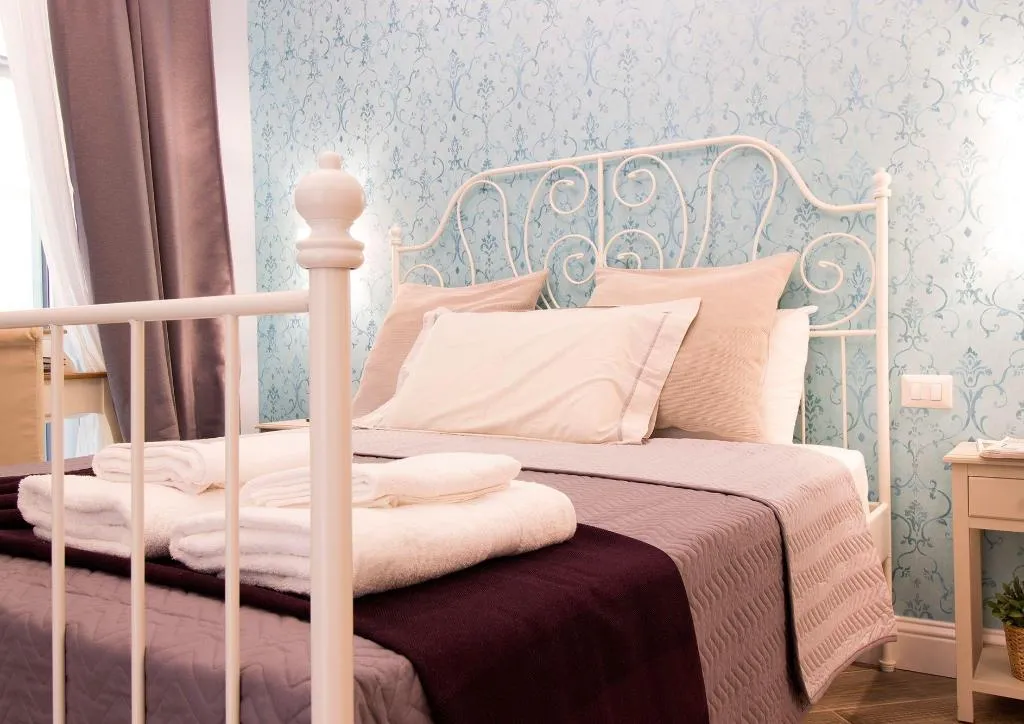 Room, Real Giardinetto A Toledo, Naples