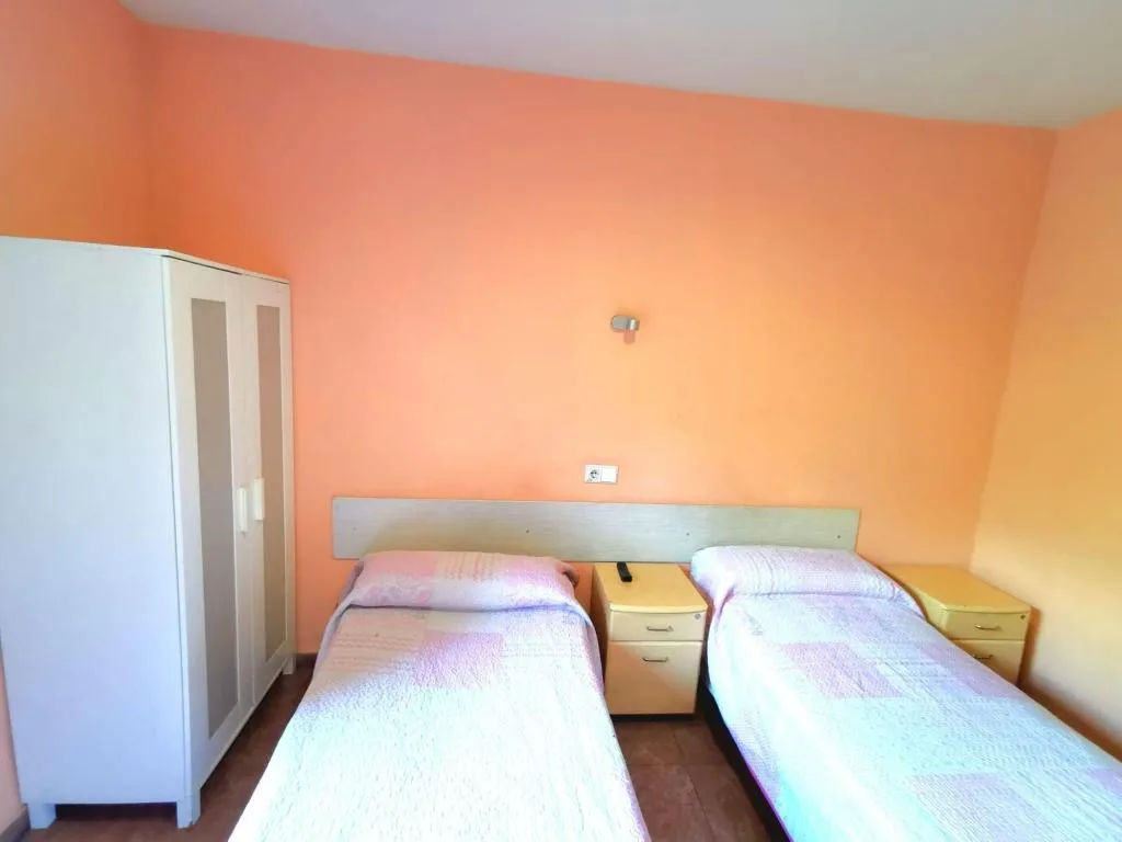 Room, Casa de huéspedes asturiana, Madrid