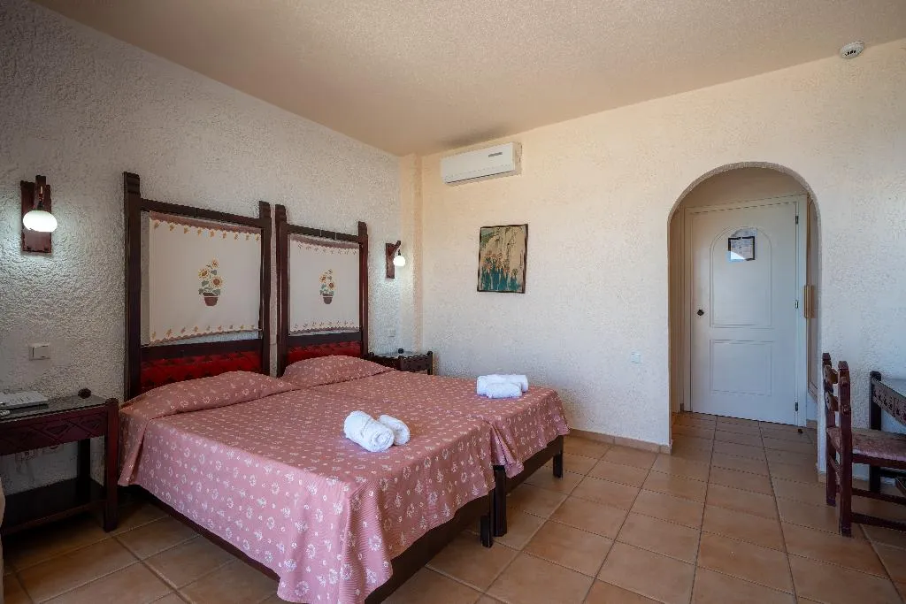 STUDIO SIDE SEA VIEW Room, Lefkoniko Beach, Crete