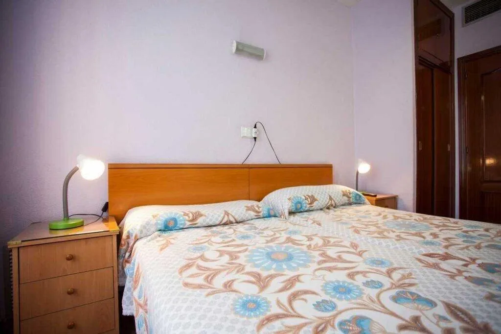Room, Casa de huéspedes asturiana, Madrid