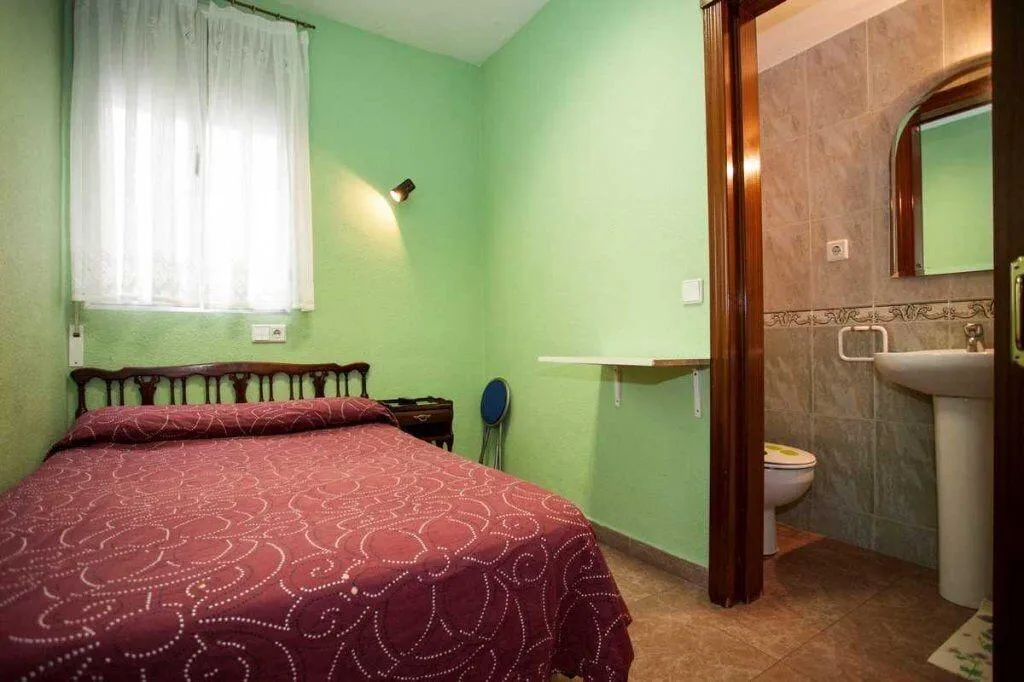 Room, Casa de huéspedes asturiana, Madrid