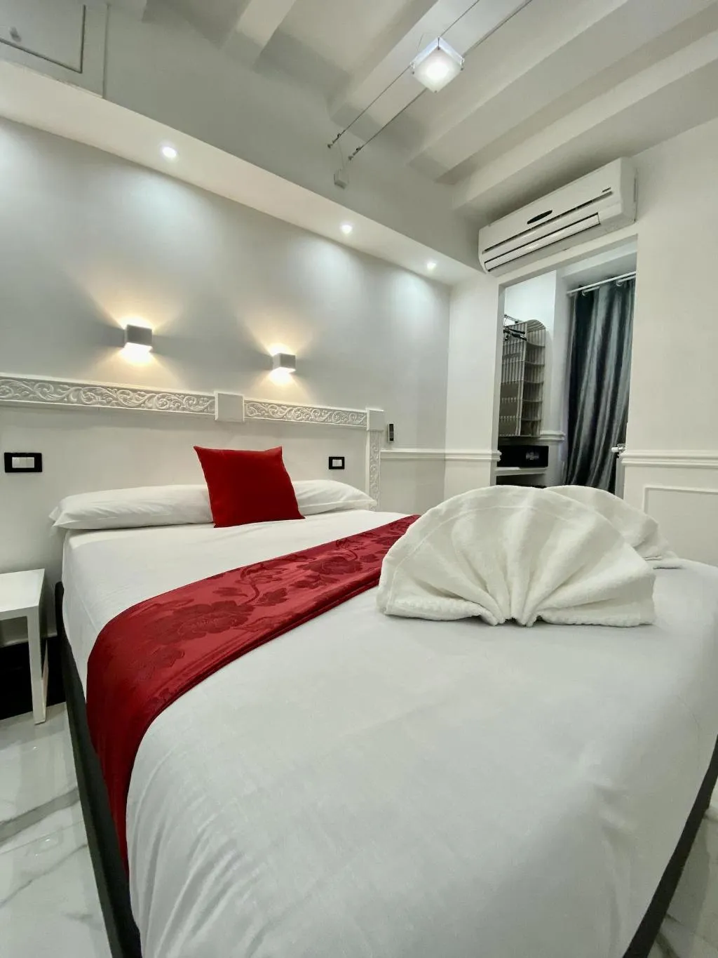 Room, Locanda Parlamento, Rome