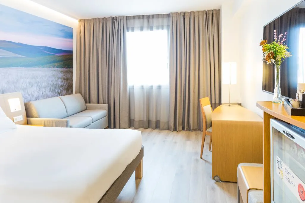 DOUBLE SUPERIOR Room, Novotel Sevilla, Seville
