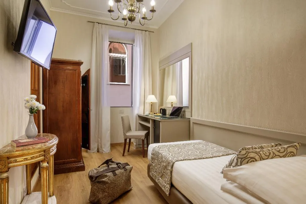 SINGLE STANDARD Room, Hotel Della Torre Argentina, Rome