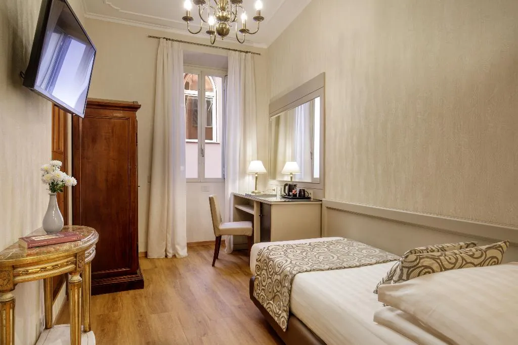 SINGLE STANDARD Room, Hotel Della Torre Argentina, Rome