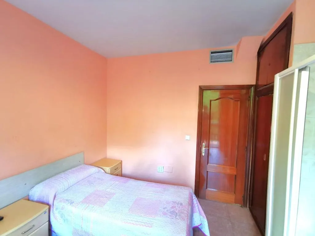 Room, Casa de huéspedes asturiana, Madrid