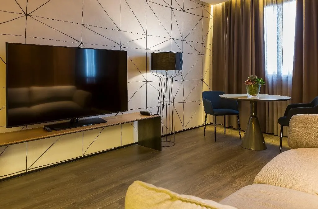 JUNIOR SUITE STANDARD Room, Novotel Sevilla, Seville