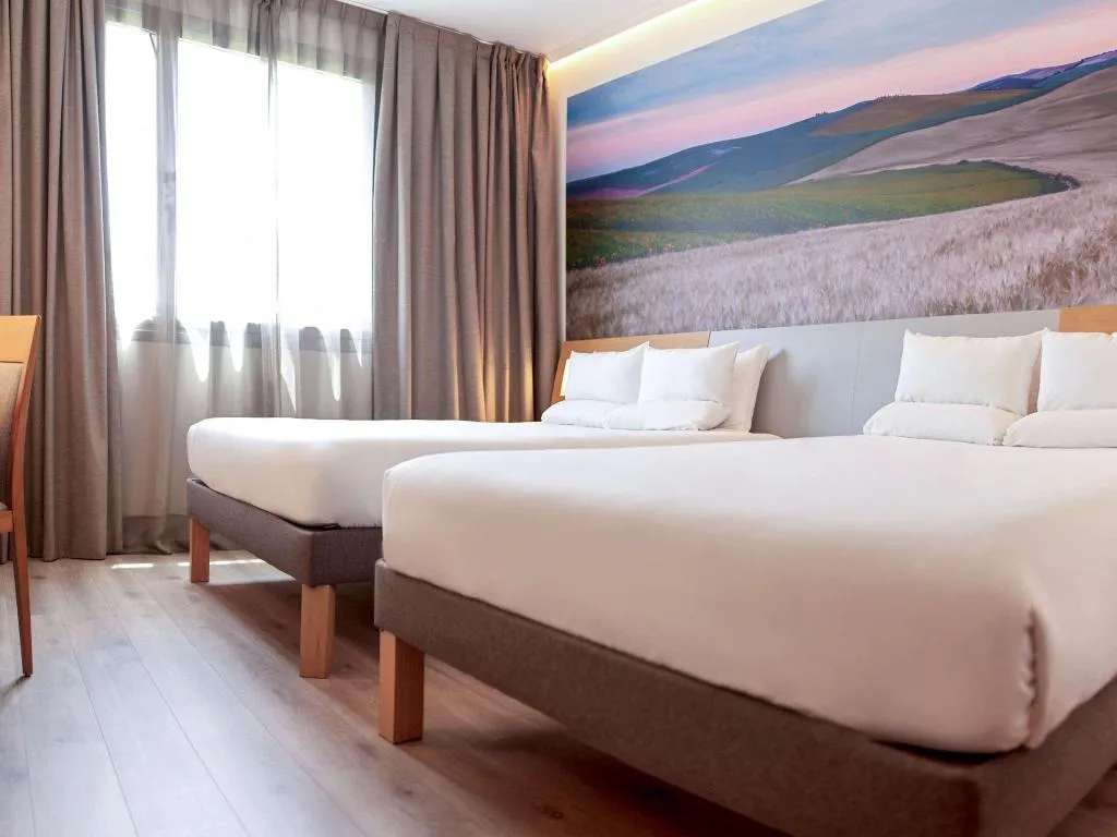 DOUBLE SUPERIOR TWO DOUBLE BEDS Room, Novotel Sevilla, Seville