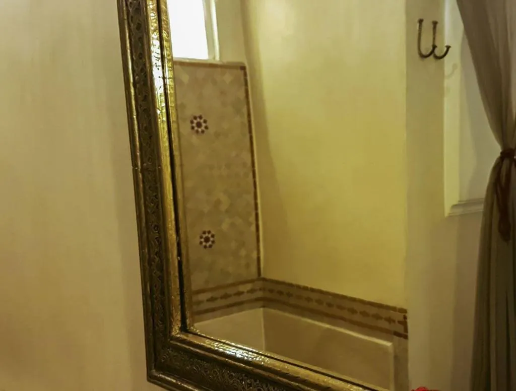 Room, Riad Gallery 49, Marrakech