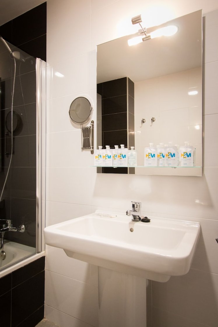 Holidays2Malaga Suites Apartments, Costa Del Sol