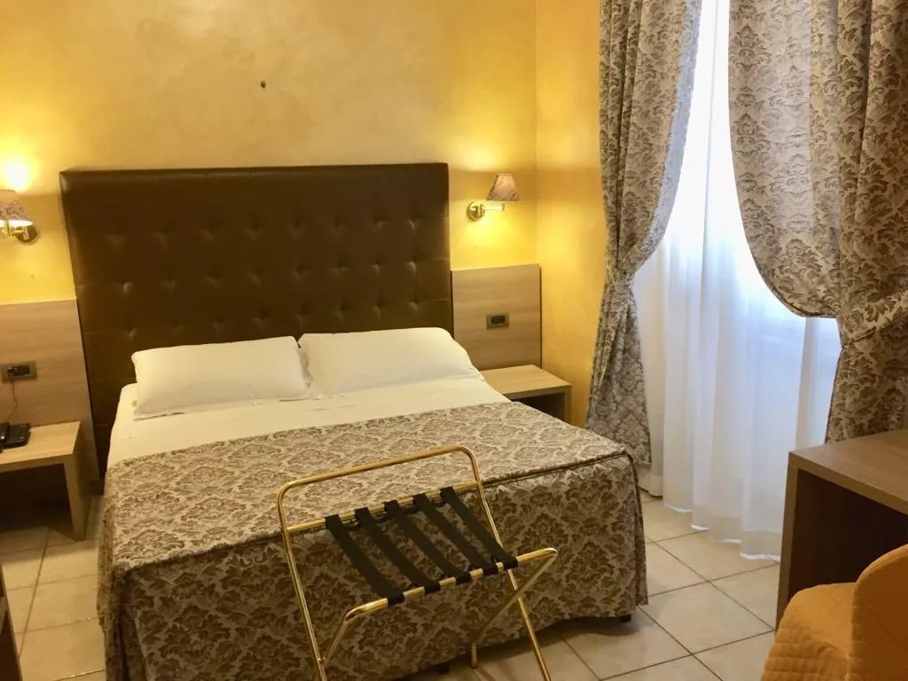 DOUBLE STANDARD Room, Assisi, Rome